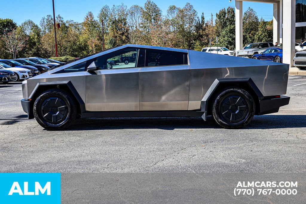 Used 2024 Tesla Cybertruck AWD Crew Cab image 7