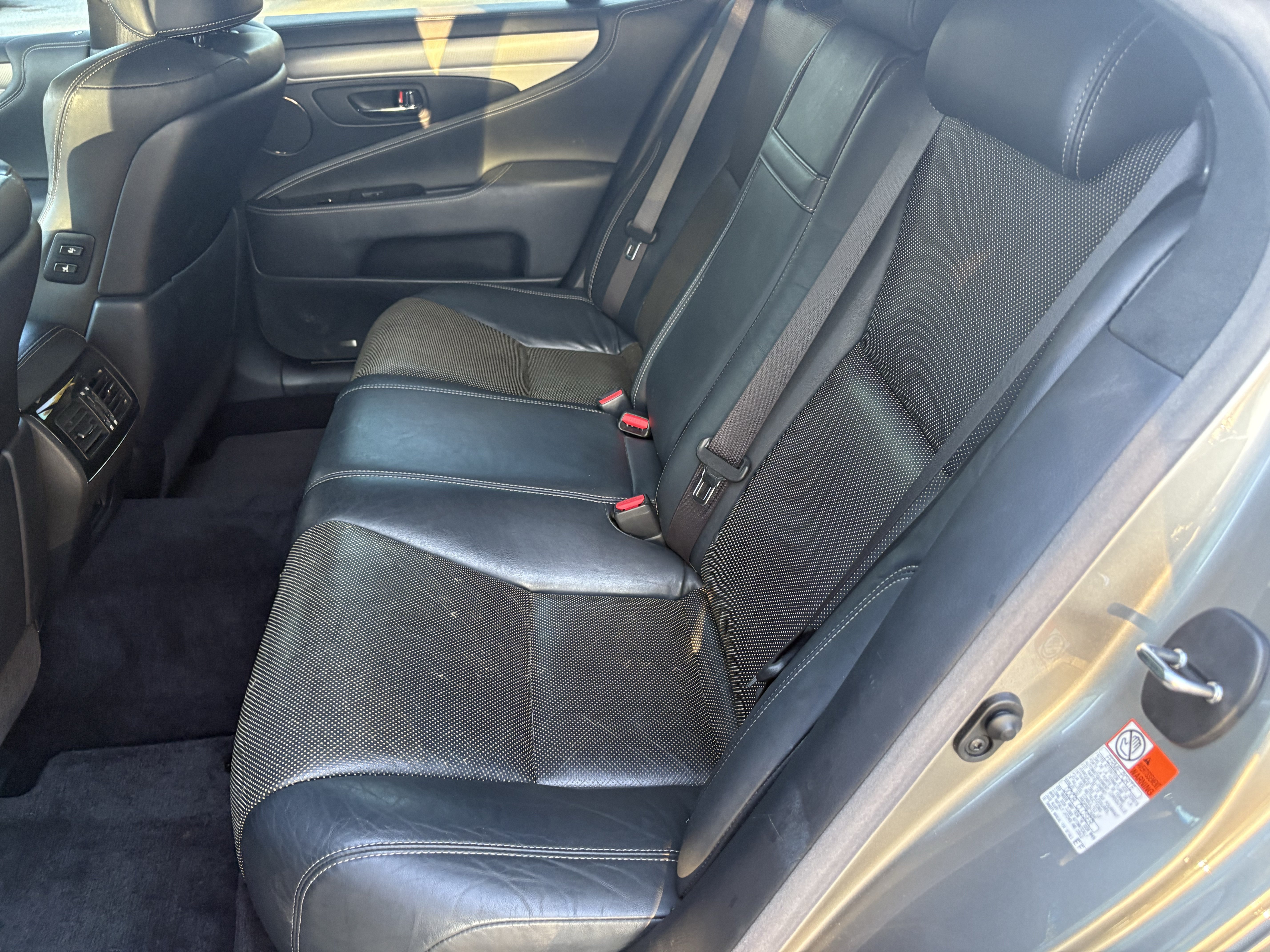 Used 2016 Lexus LS 460 AWD w/ F Sport Package image 10