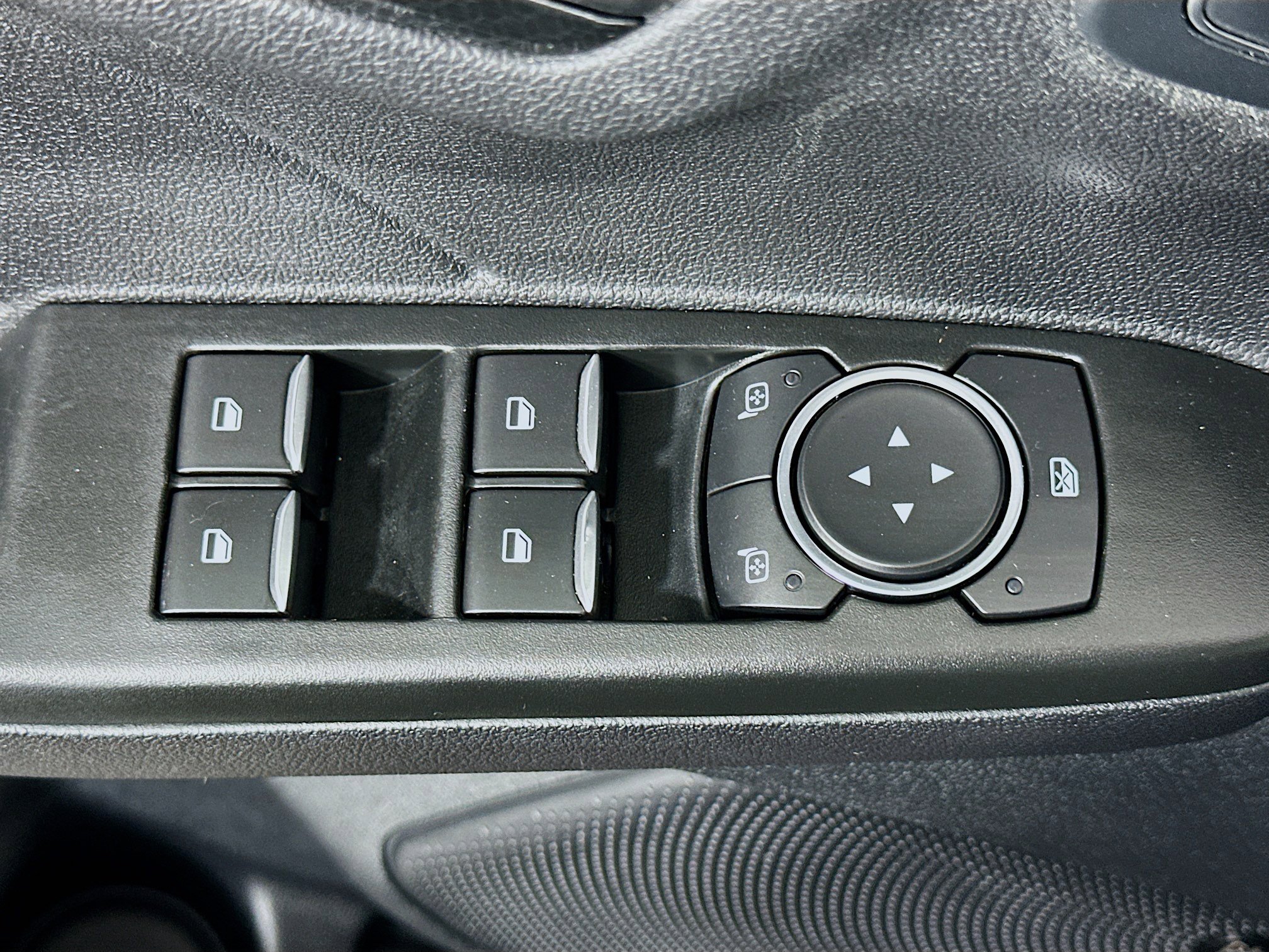 Used 2022 Ford Escape SEL w/ SEL Stealth AWD Package image 15