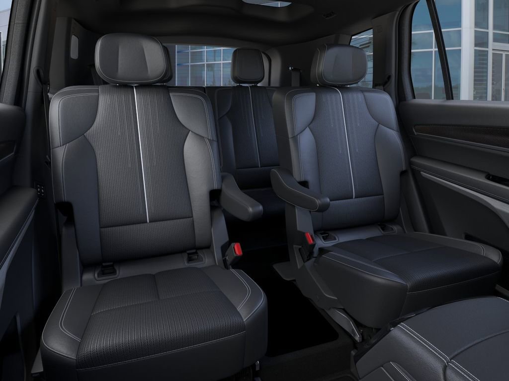 New 2026 Cadillac Vistiq Luxury AWD/4WD image 17