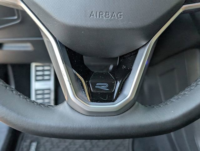 Used 2022 Volkswagen Tiguan SE R-Line image 33