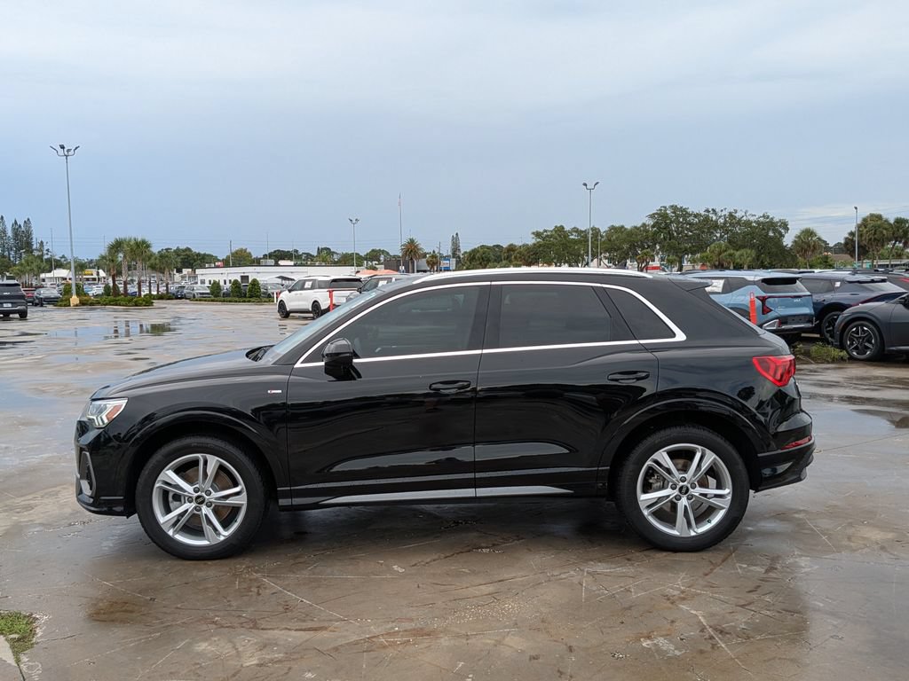 Used 2024 Audi Q3 2.0T Premium w/ Convenience Package AWD/4WD image 5