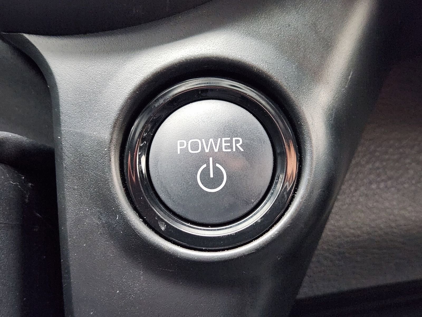 Used 2025 Toyota Sienna XLE Woodland Edition image 24