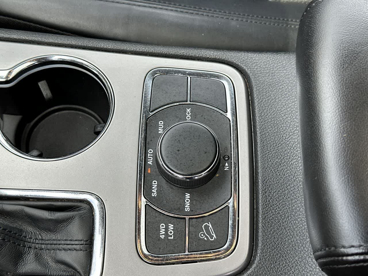 Used 2021 Jeep Grand Cherokee Limited w/ Luxury Group II AWD/4WD image 17