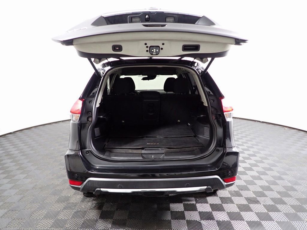 Used 2020 Nissan Rogue SV image 15