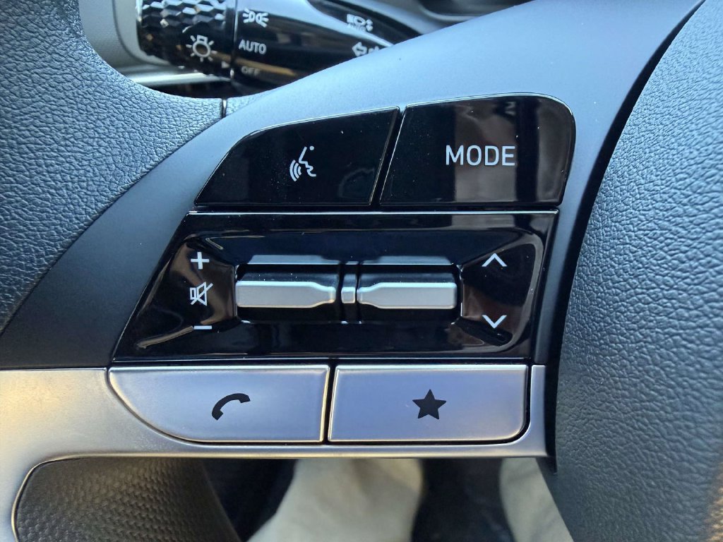 New 2026 Hyundai Elantra SE FWD image 23