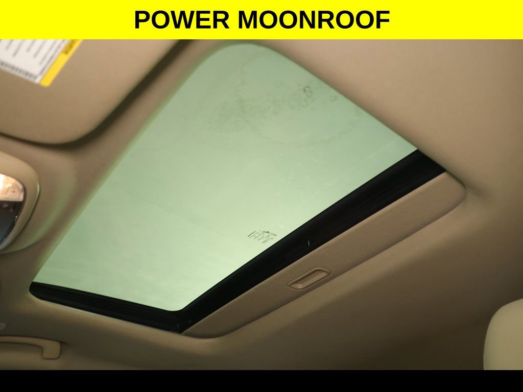 Used 2021 Jeep Grand Cherokee Laredo image 3