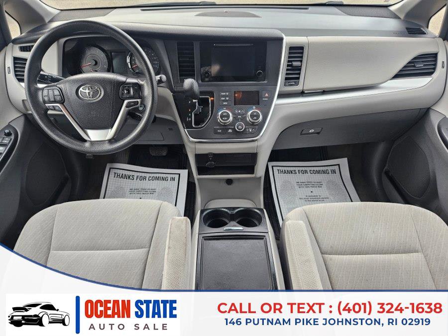 Used 2017 Toyota Sienna LE FWD image 15