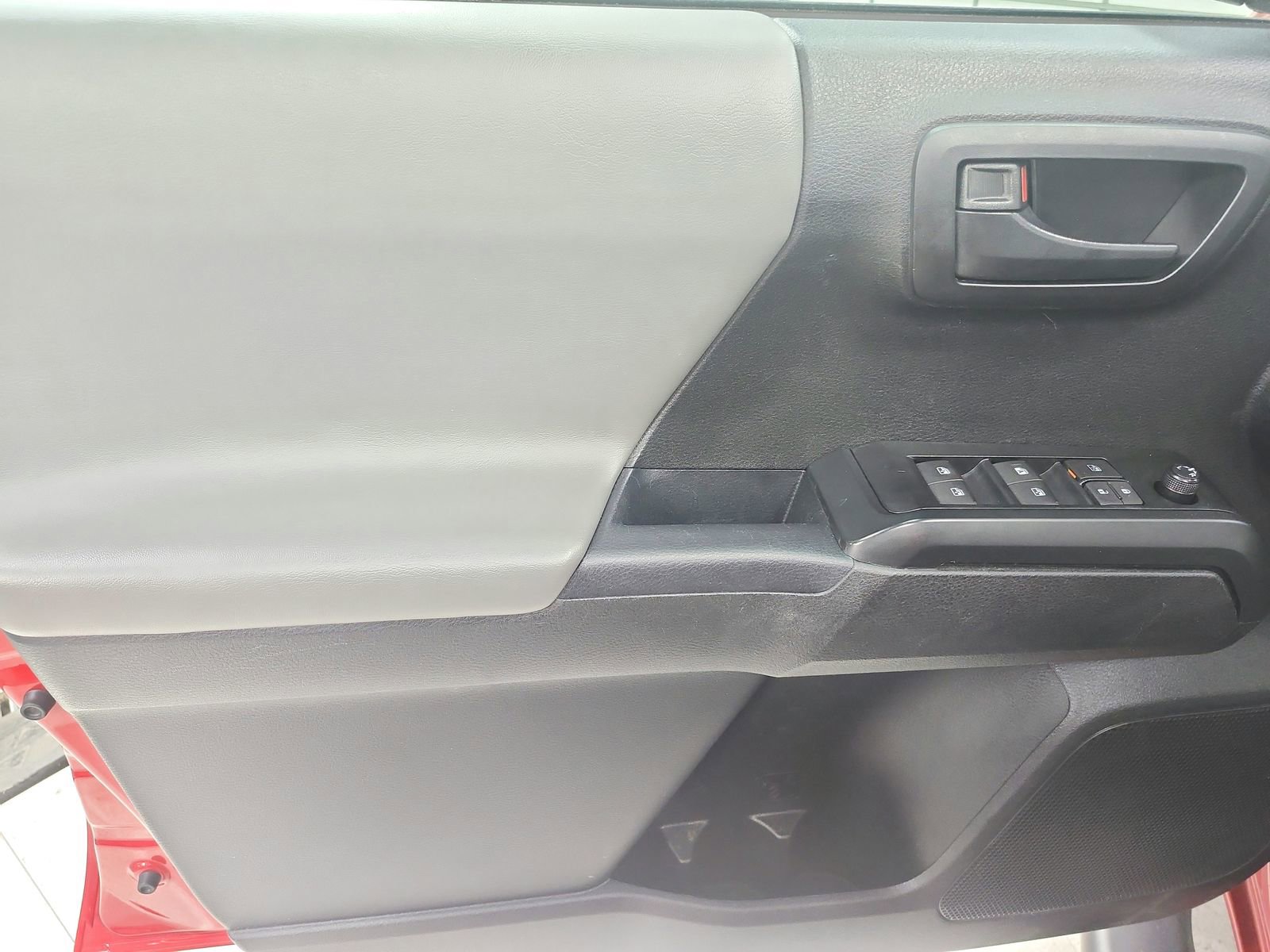 Used 2023 Toyota Tacoma SR image 32