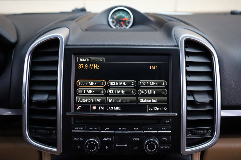 Used 2016 Porsche Cayenne image 36