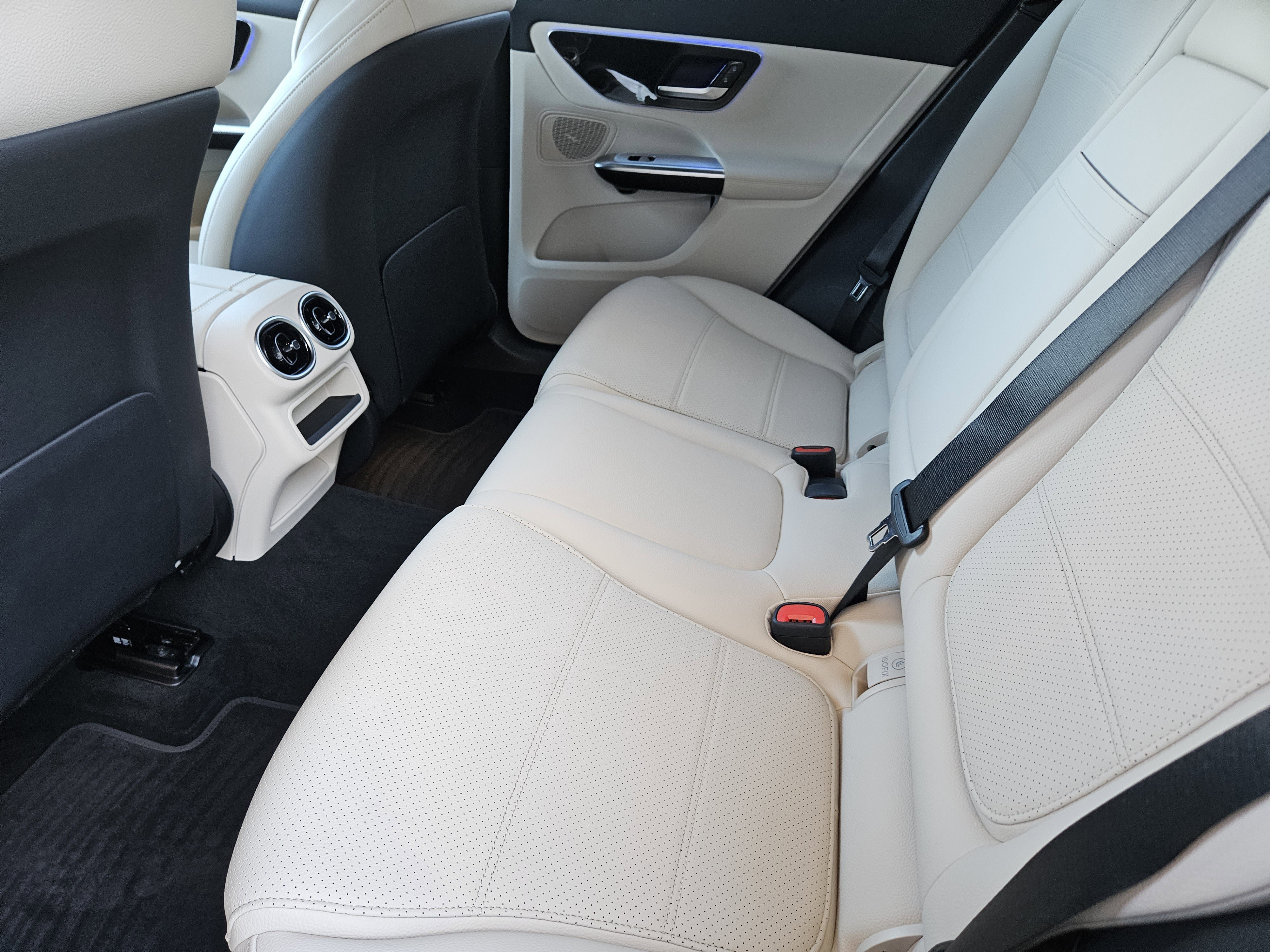 Certified 2025 Mercedes-Benz GLC 300 image 28