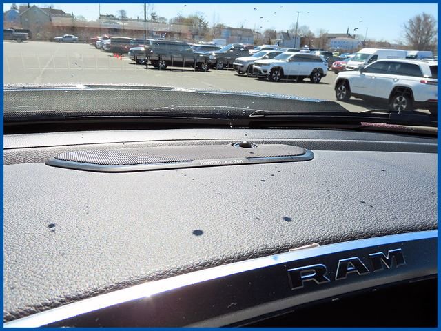 Used 2022 RAM 1500 Laramie AWD/4WD image 17