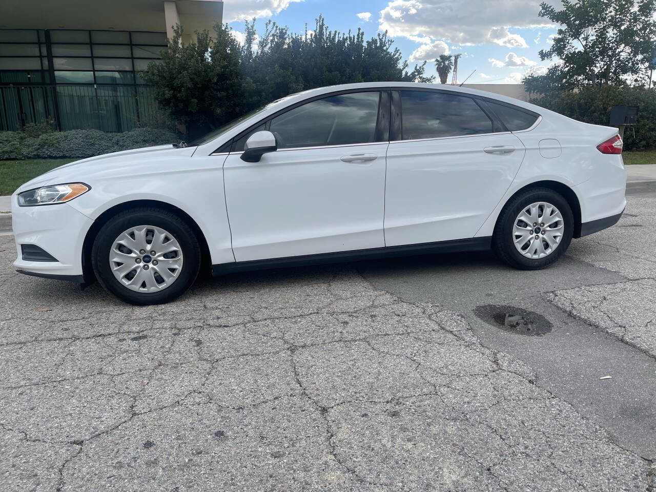 Used 2014 Ford Fusion S image 4
