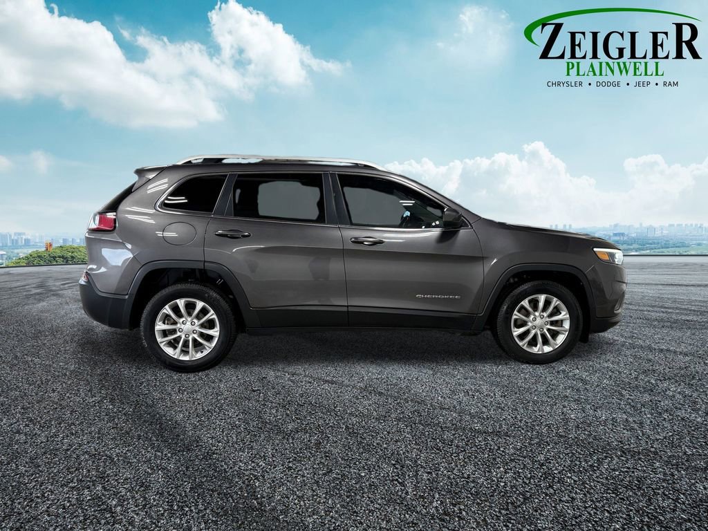 Used 2019 Jeep Cherokee Latitude w/ Cold Weather Group image 9