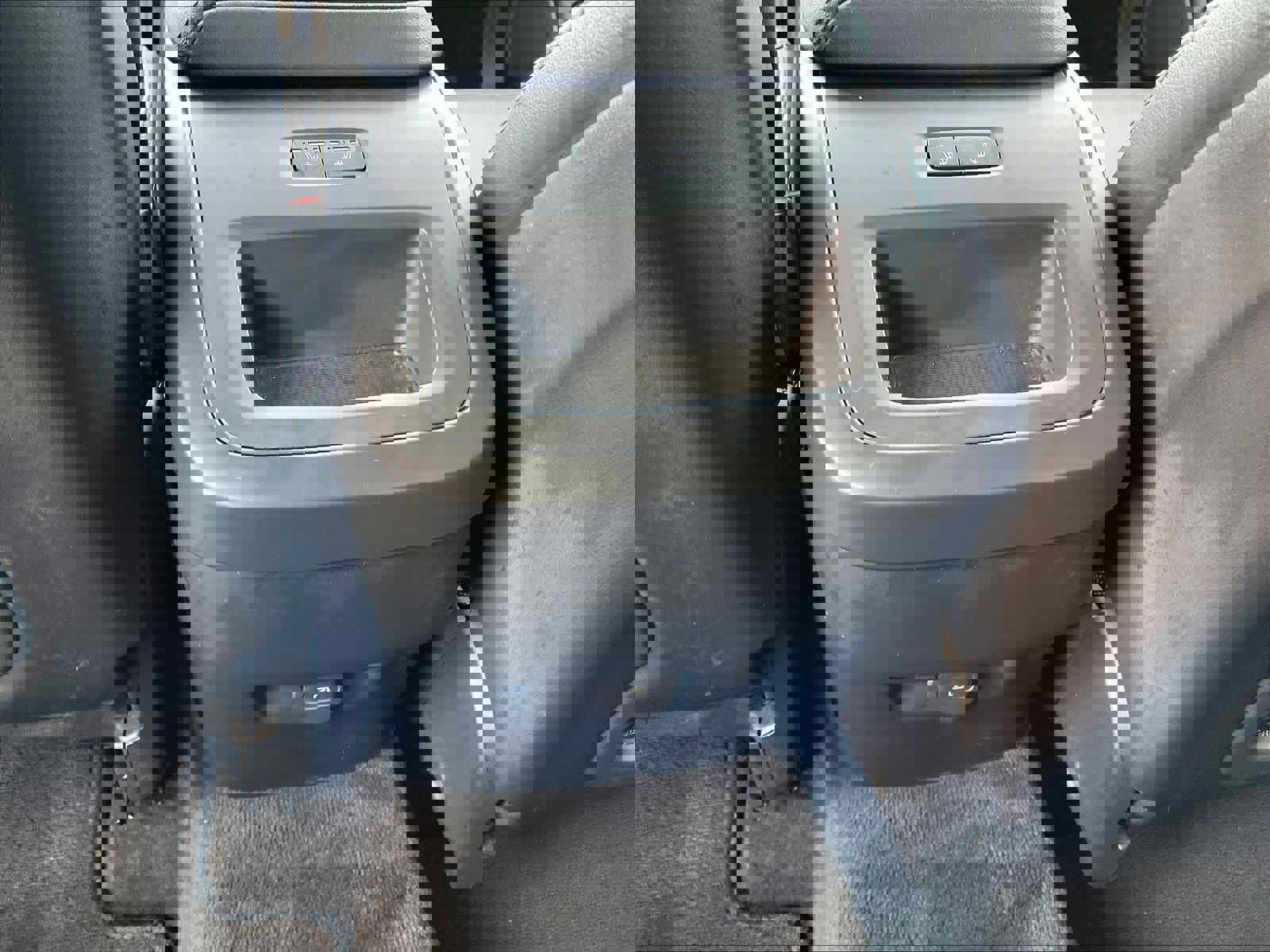 Used 2025 Volvo XC60 B5 Core image 37