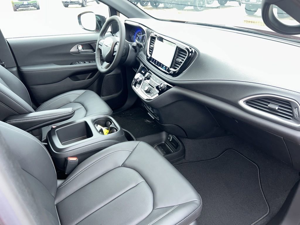 New 2026 Chrysler Pacifica Select image 25