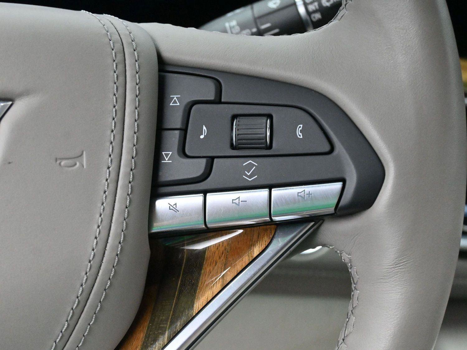 Certified 2022 Cadillac Escalade ESV Sport Platinum w/ Heavy-Duty Trailer Package image 22