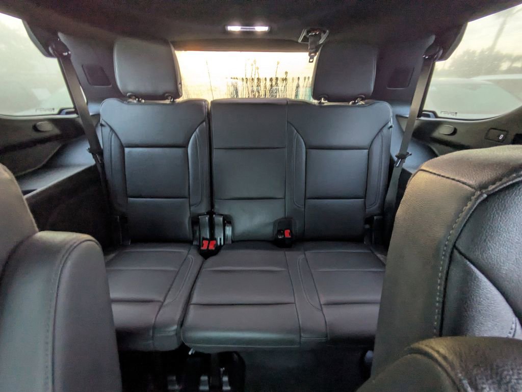 Used 2023 Chevrolet Tahoe Z71 w/ Luxury Package AWD/4WD image 15