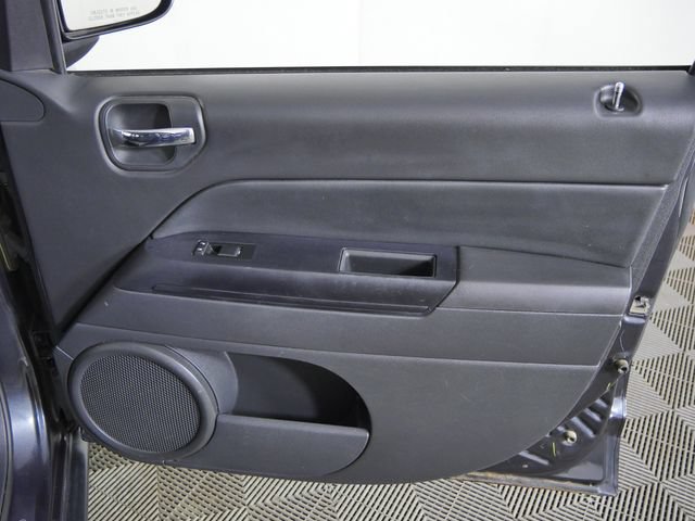 Used 2015 Jeep Compass Sport w/ Power Value Group AWD/4WD image 9