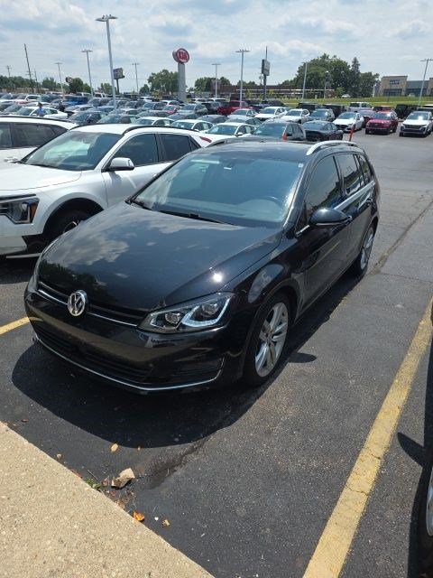 Used 2017 Volkswagen Golf SEL FWD image 4