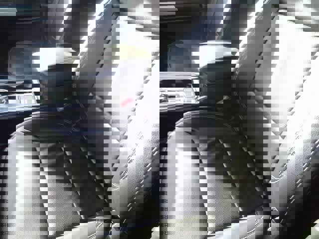 Used 2022 Ford Explorer Limited w/ Equipment Group 301A image 7