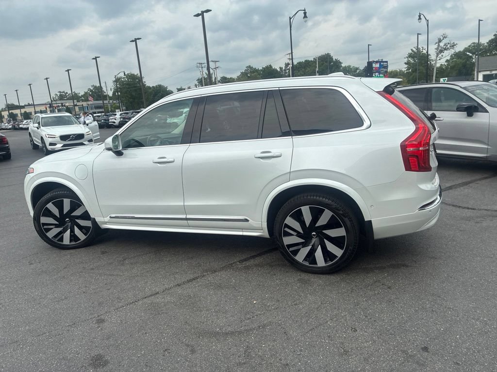 Used 2024 Volvo XC90 T8 Plus w/ Protection Package Premier AWD/4WD image 8