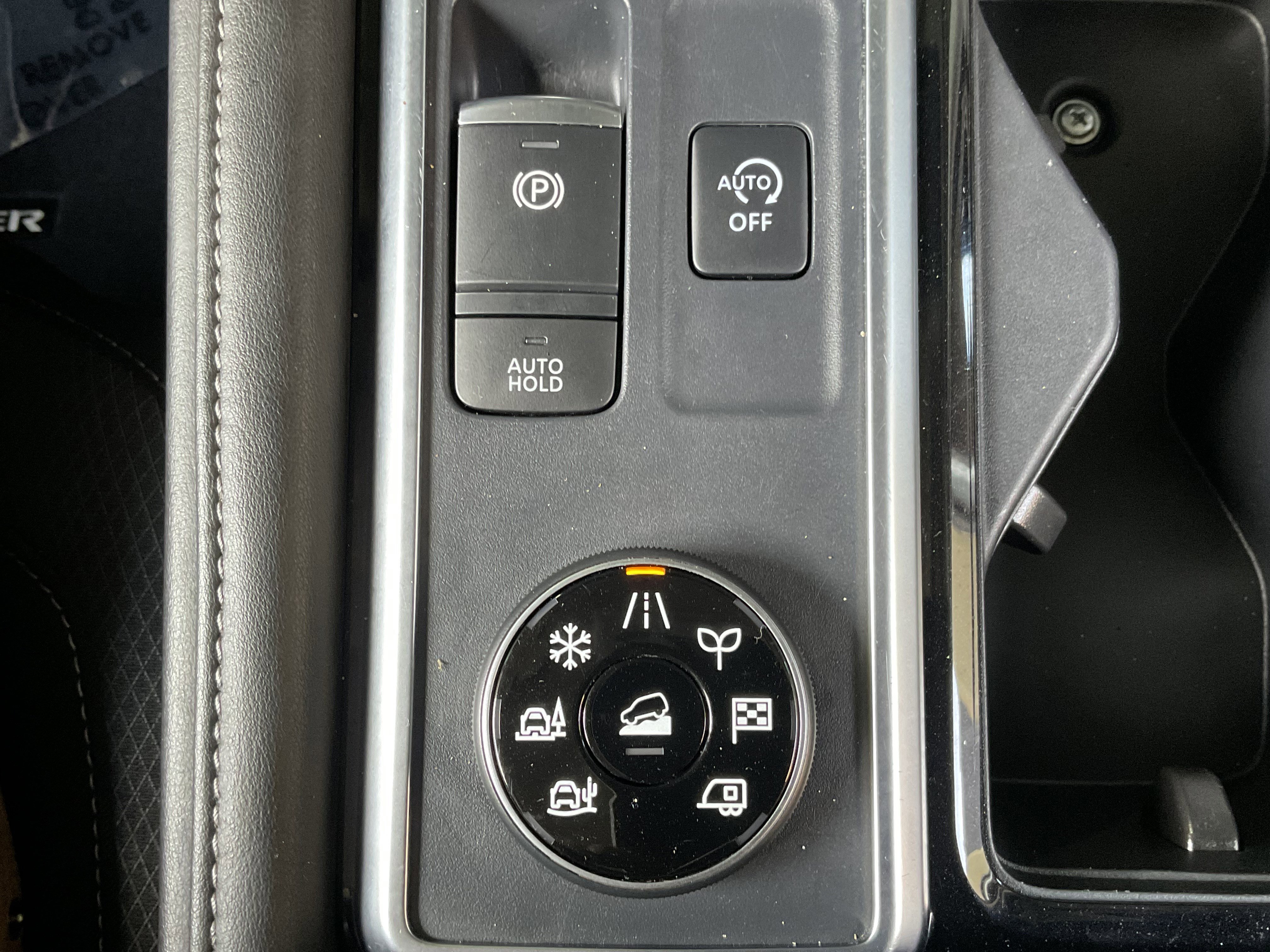 Used 2025 Nissan Pathfinder SV AWD/4WD image 20