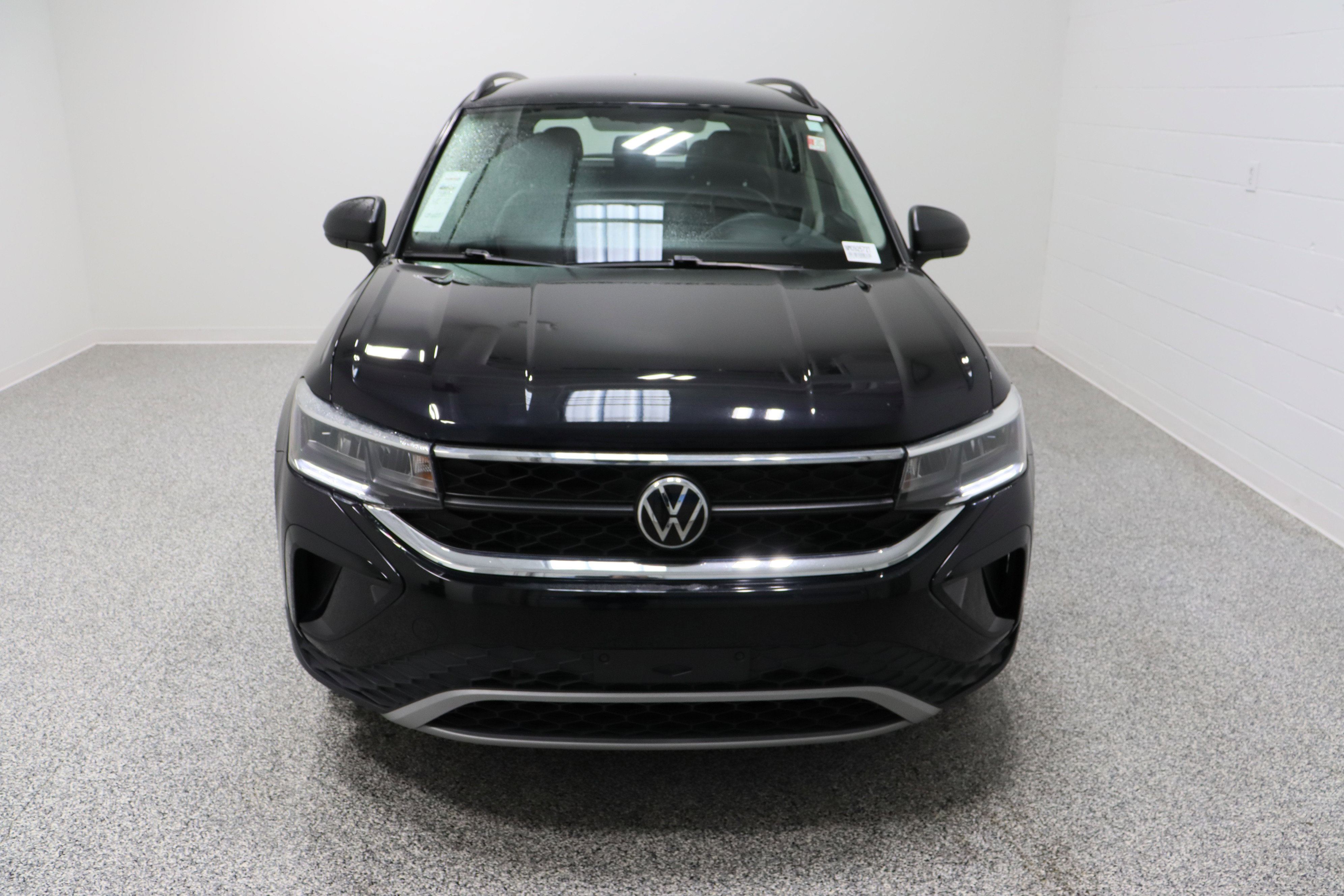 Used 2022 Volkswagen Taos S image 3