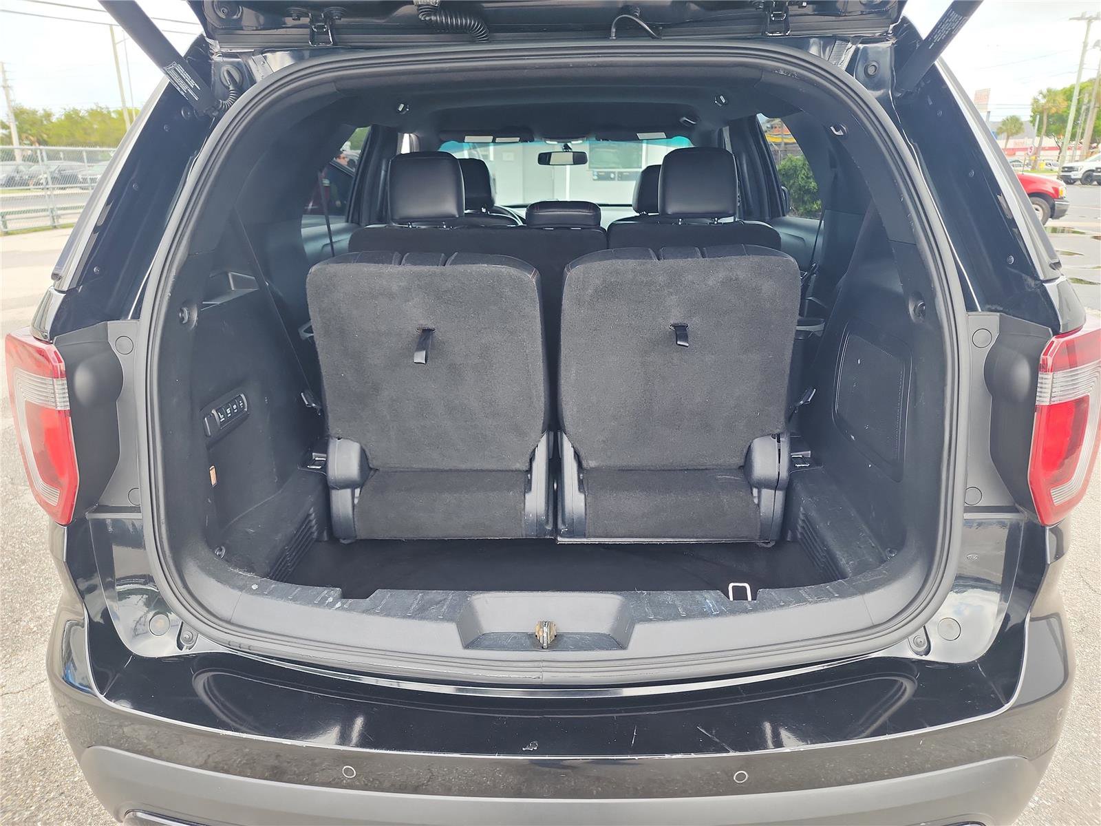 Used 2017 Ford Explorer Sport image 17