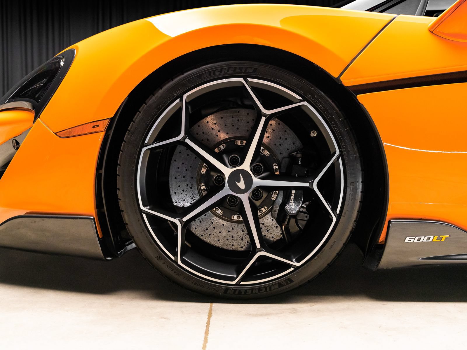 Used 2020 McLaren 600LT Spider RWD image 27