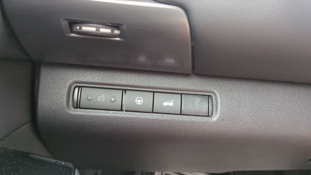 Used 2025 Nissan Pathfinder SL FWD image 25