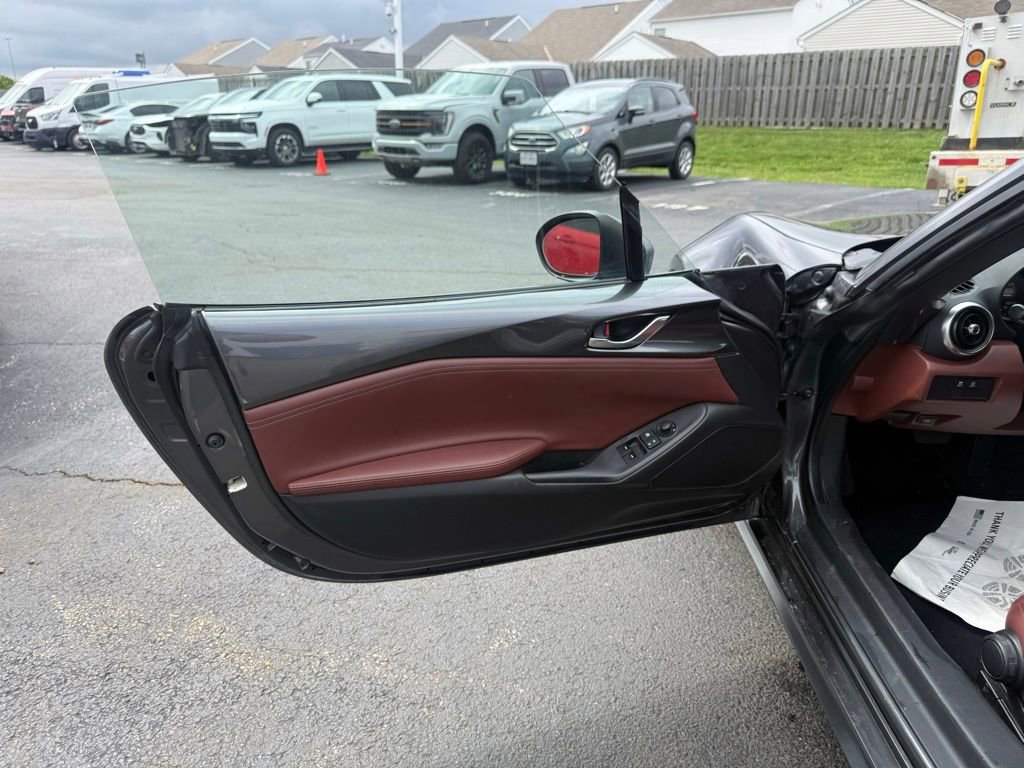 Used 2019 MAZDA MX-5 Miata RF Grand Touring RWD image 21