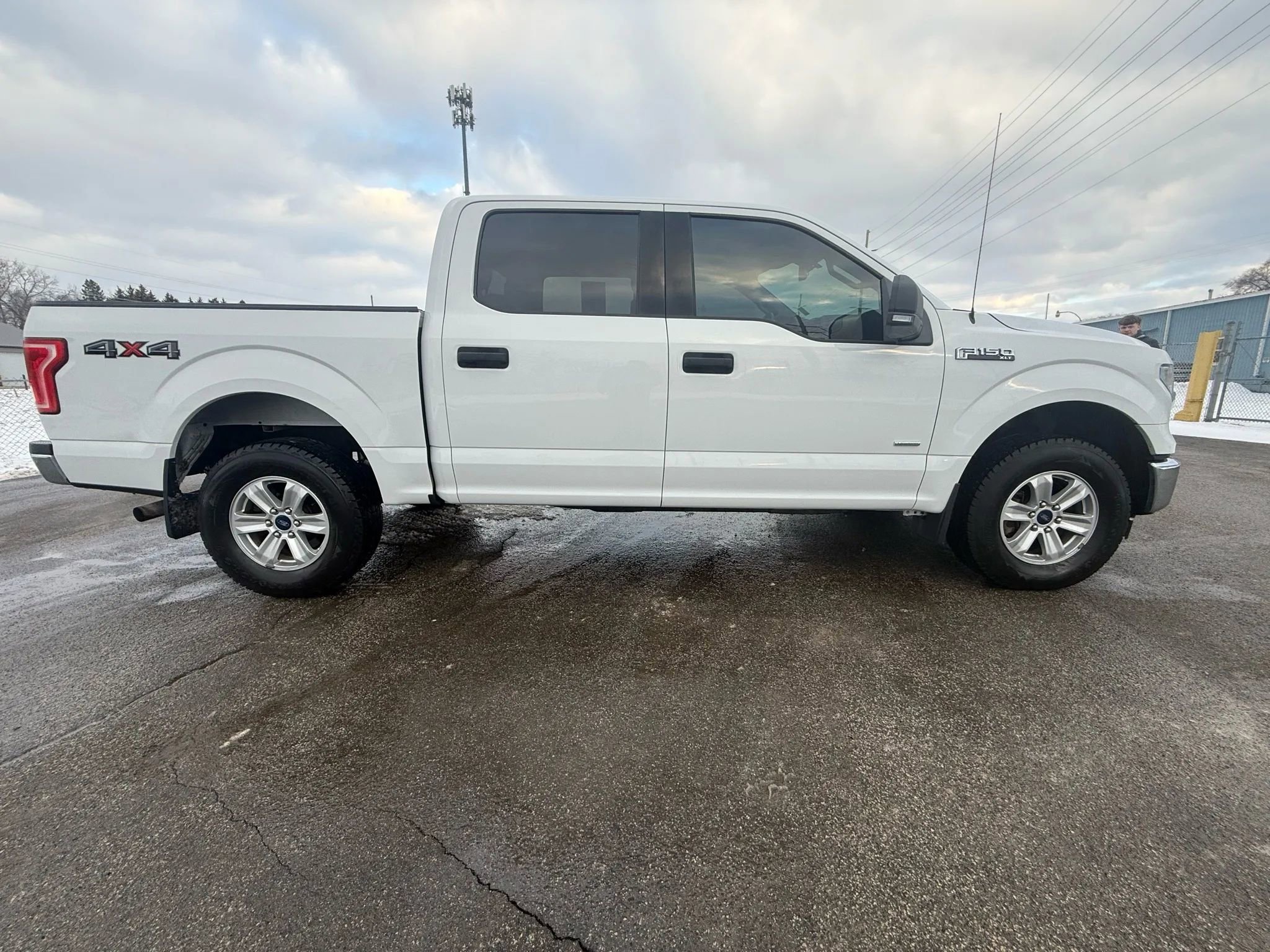 Used 2017 Ford F150 XLT w/ Equipment Group 301A Mid image 4