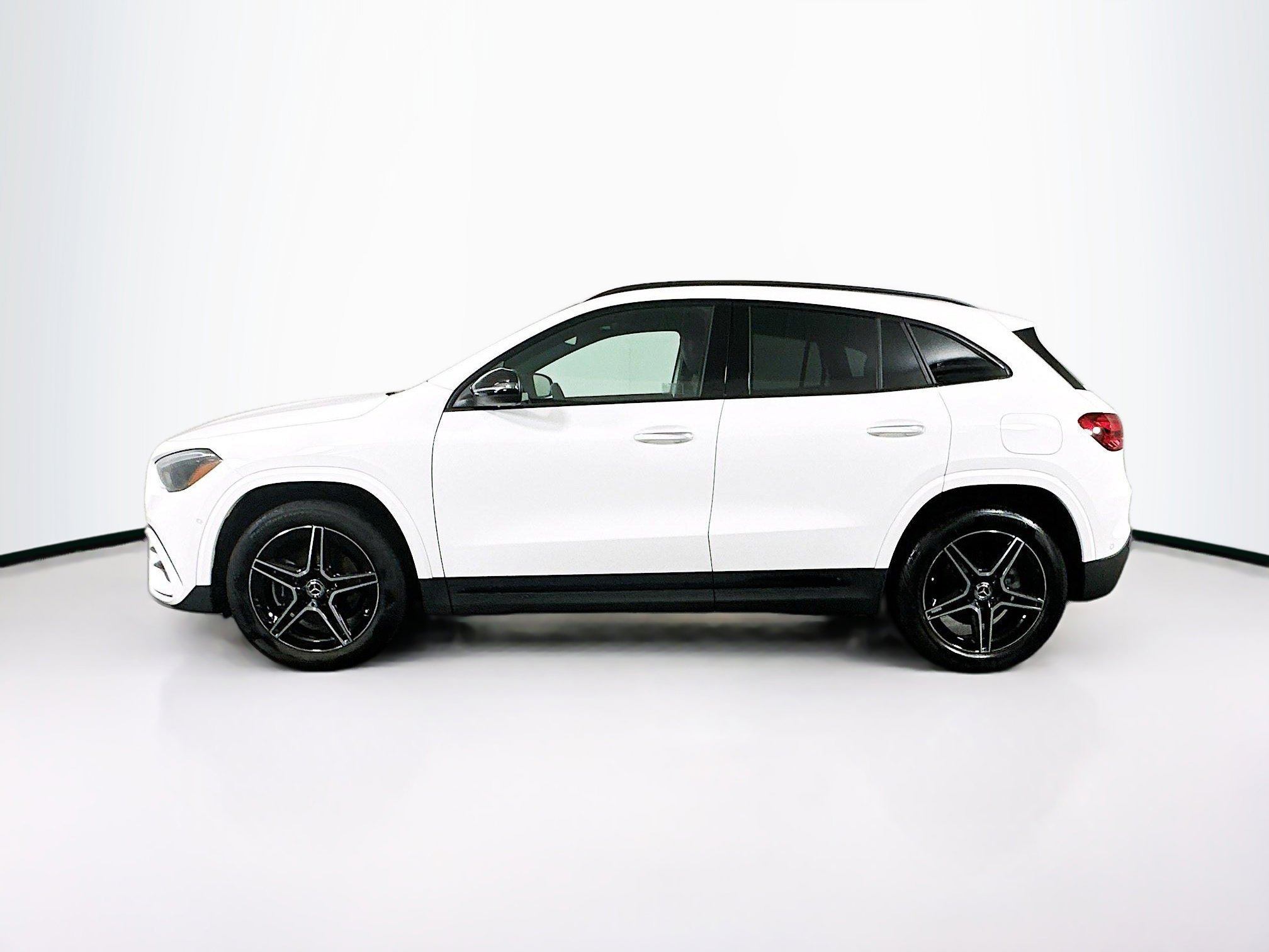 Used 2024 Mercedes-Benz GLA 250 4MATIC image 4