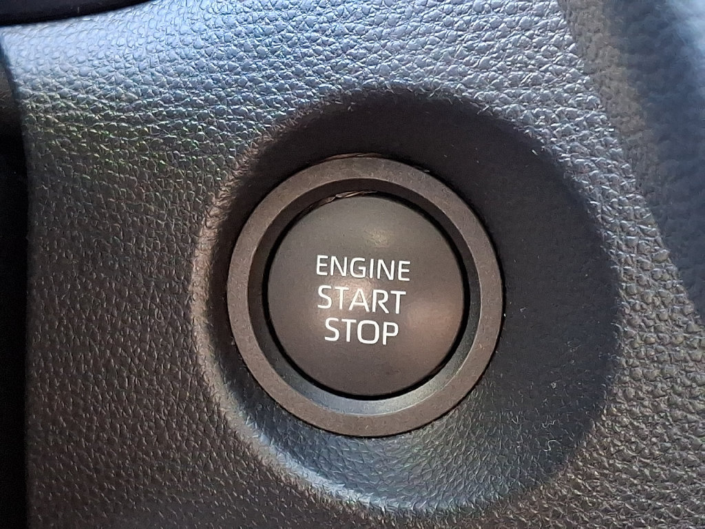 Certified 2026 Toyota Corolla Cross XLE FWD image 25