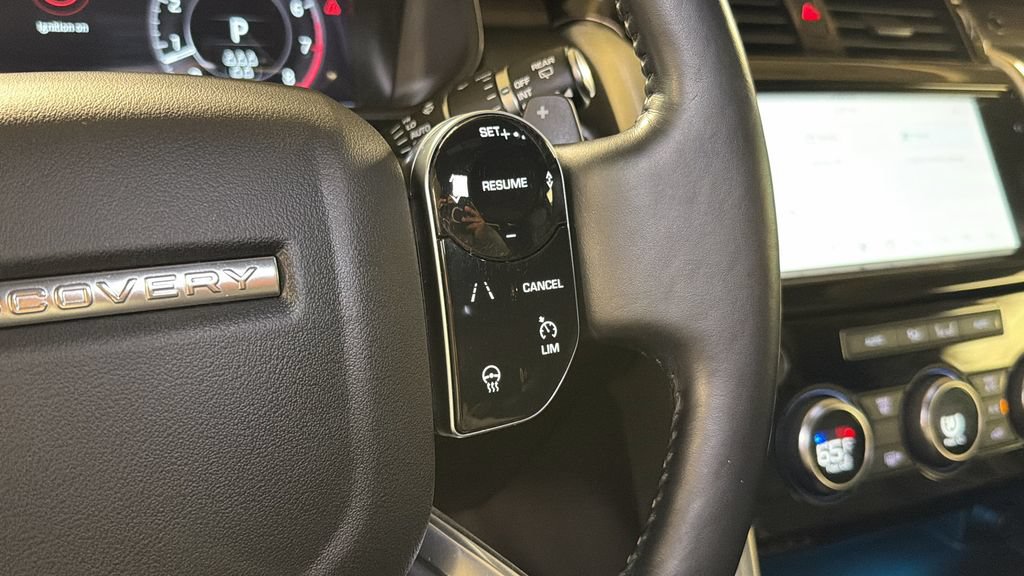 Used 2020 Land Rover Discovery HSE Luxury AWD/4WD image 25