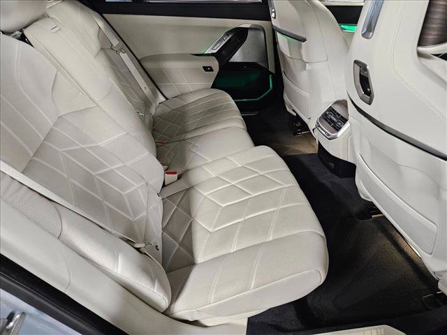 Certified 2023 BMW i7 xDrive60 AWD/4WD image 19