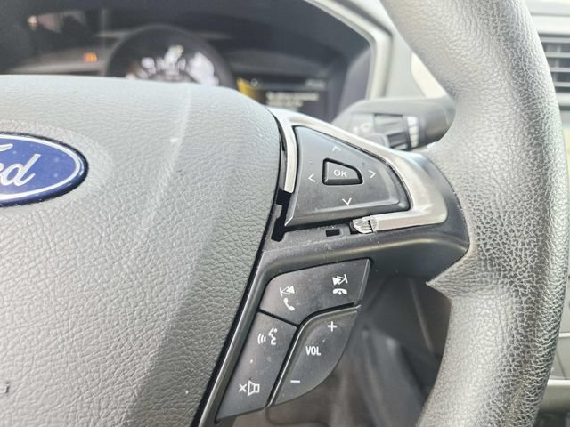Used 2018 Ford Fusion SE w/ Fusion SE Technology Package FWD image 16