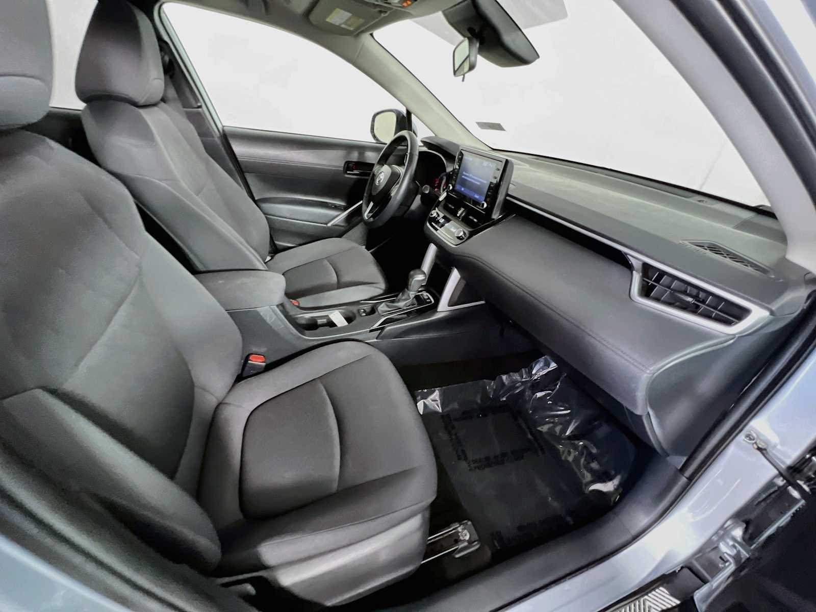 Used 2022 Toyota Corolla Cross LE w/ Moonroof Package AWD/4WD image 28