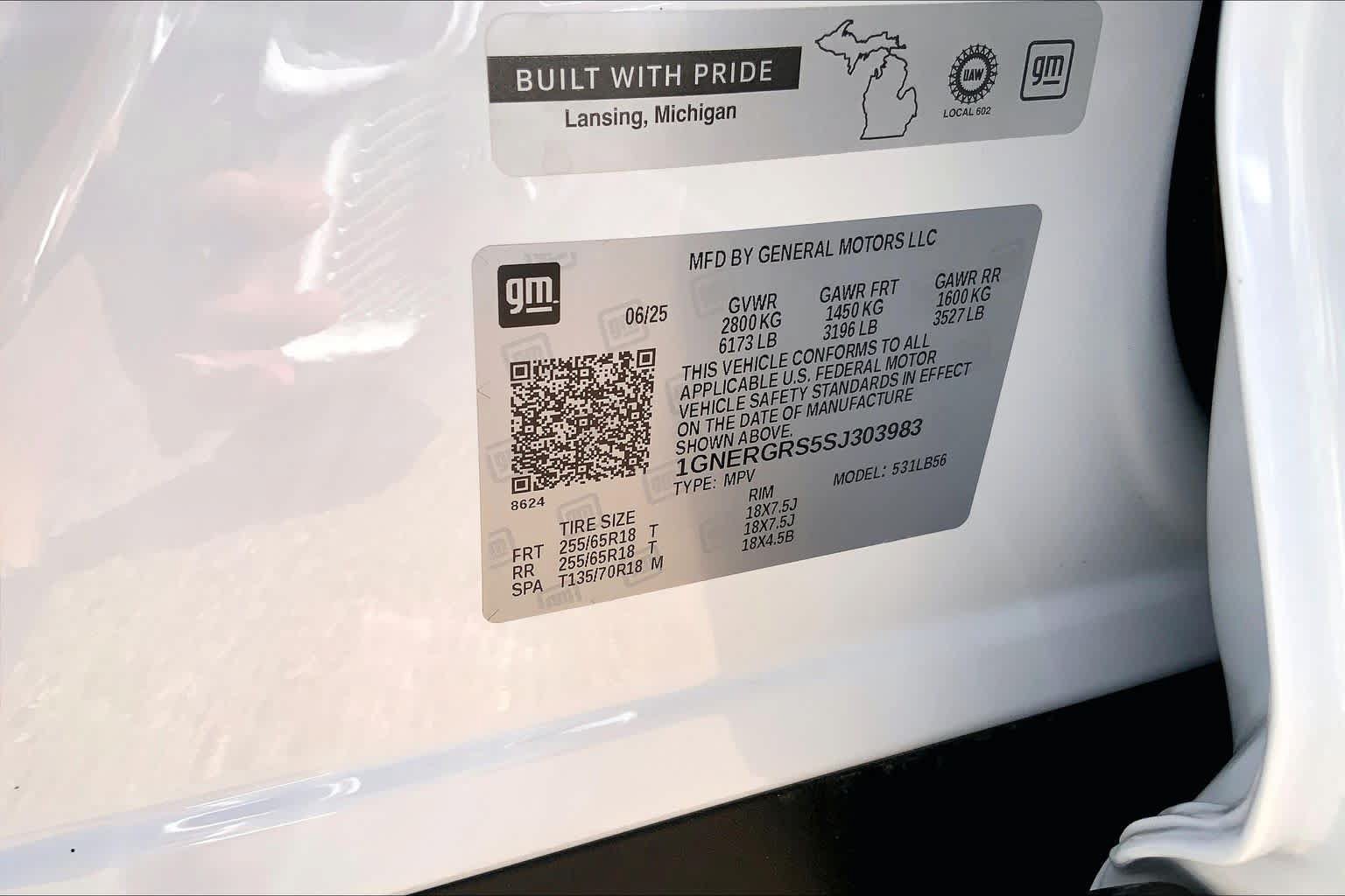 Used 2025 Chevrolet Traverse LT FWD image 37