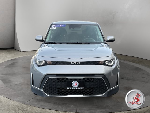 Used 2023 Kia Soul LX w/ Option Group 015 FWD image 2