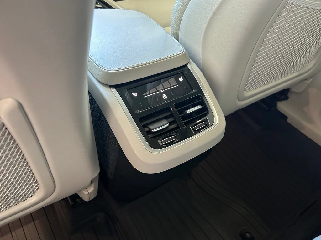 Used 2023 Volvo XC90 B6 Plus w/ Protection Package AWD/4WD image 56