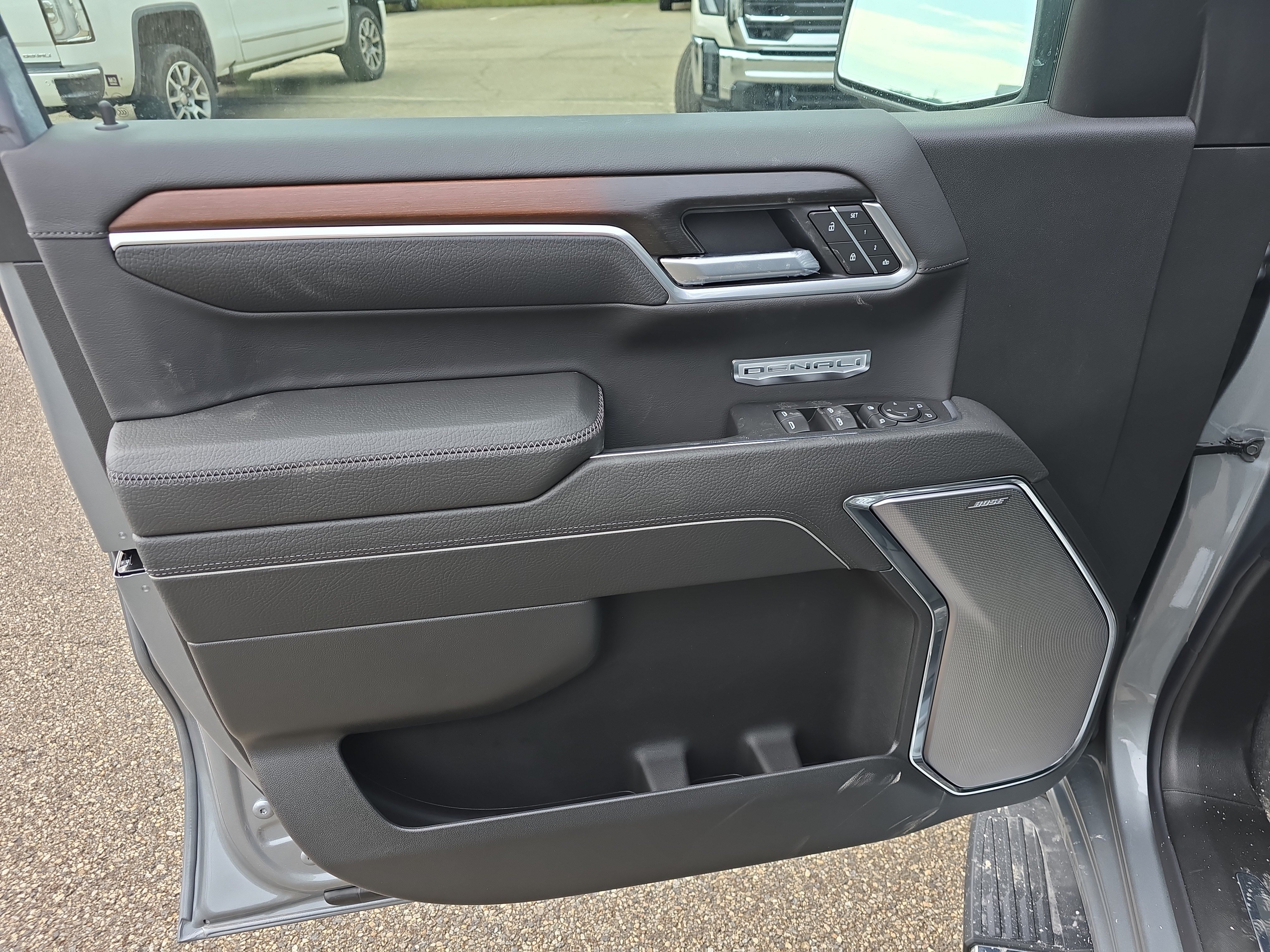 New 2026 GMC Sierra 1500 Denali w/ Technology Package AWD/4WD image 15