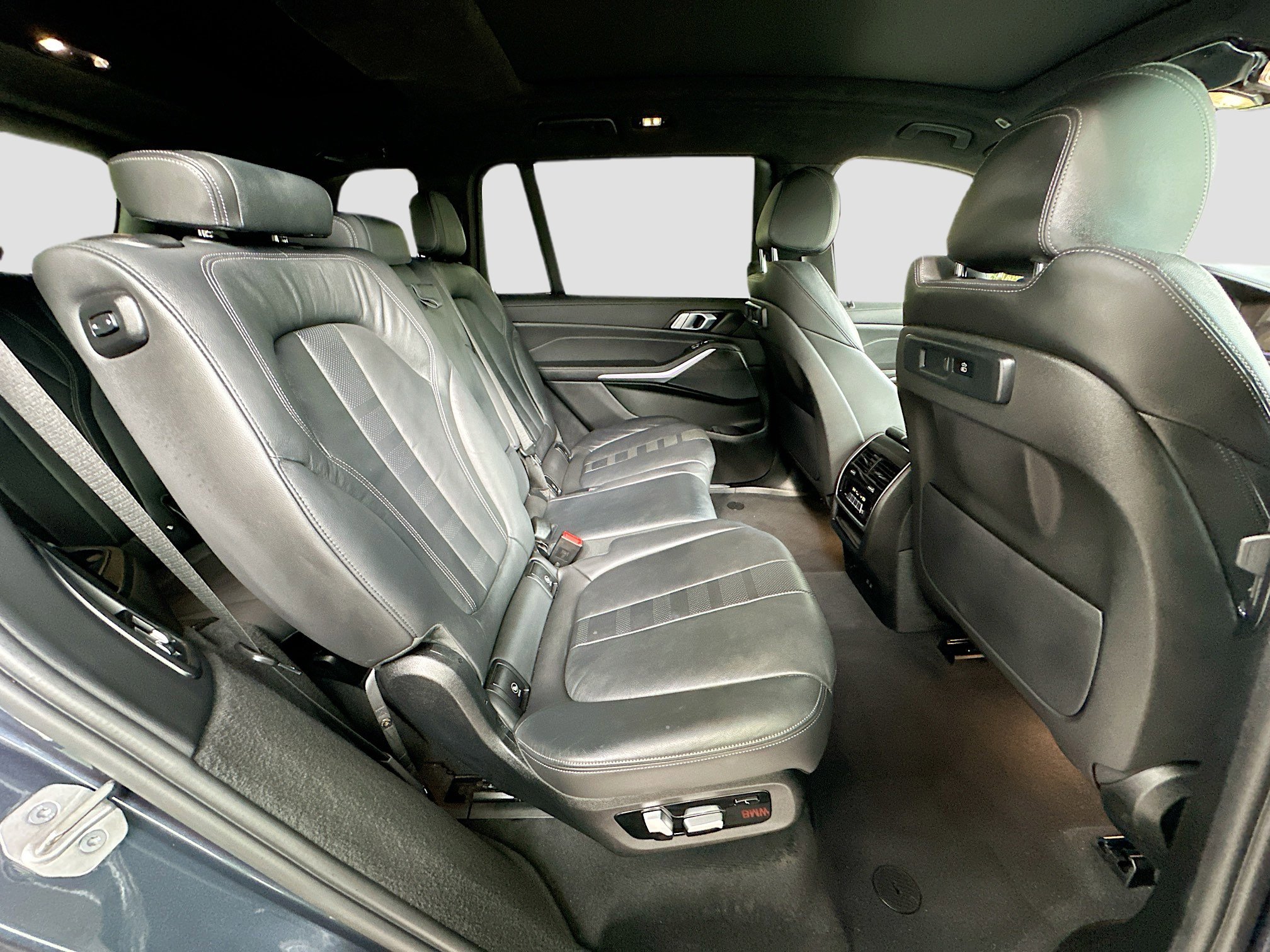 Used 2022 BMW X7 xDrive40i w/ Premium Package image 29