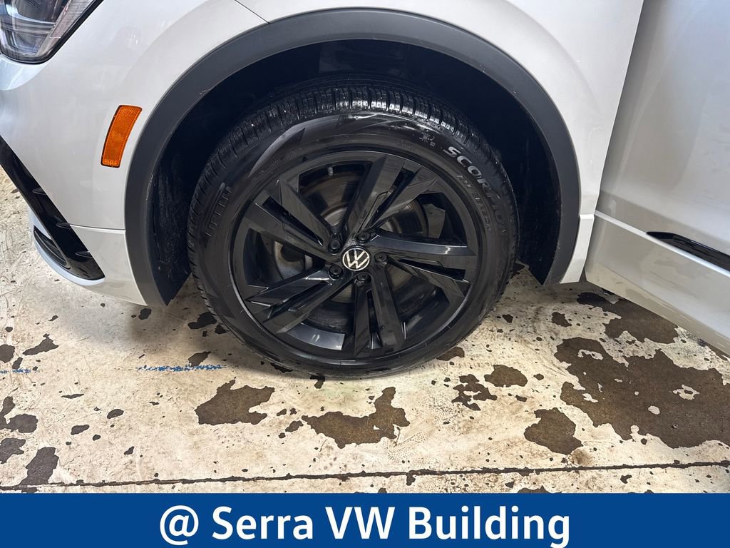 Used 2024 Volkswagen Tiguan SE R-Line AWD/4WD image 13