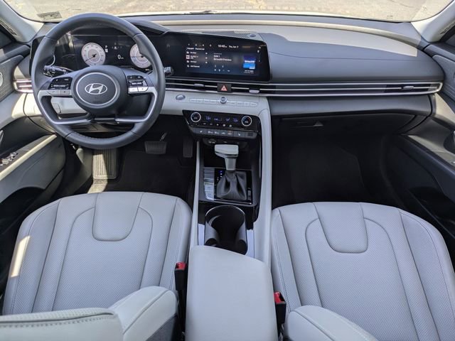 Certified 2025 Hyundai Elantra Limited FWD image 14