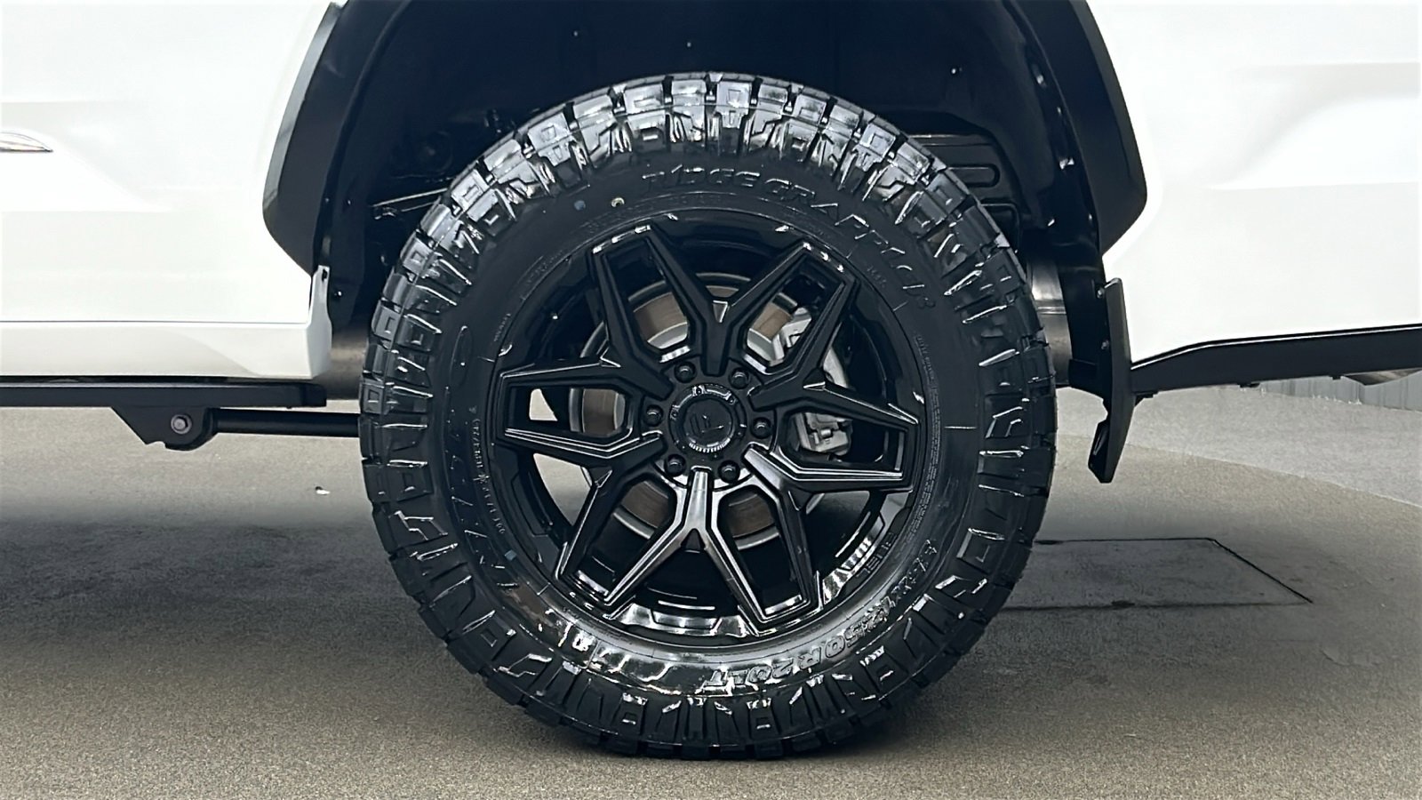 Used 2025 Toyota Sequoia Platinum image 12