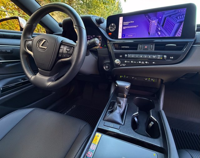 Certified 2024 Lexus ES 350 w/ Premium Package FWD image 26