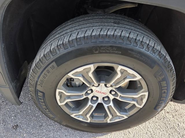 Used 2025 GMC Sierra 1500 SLT image 10