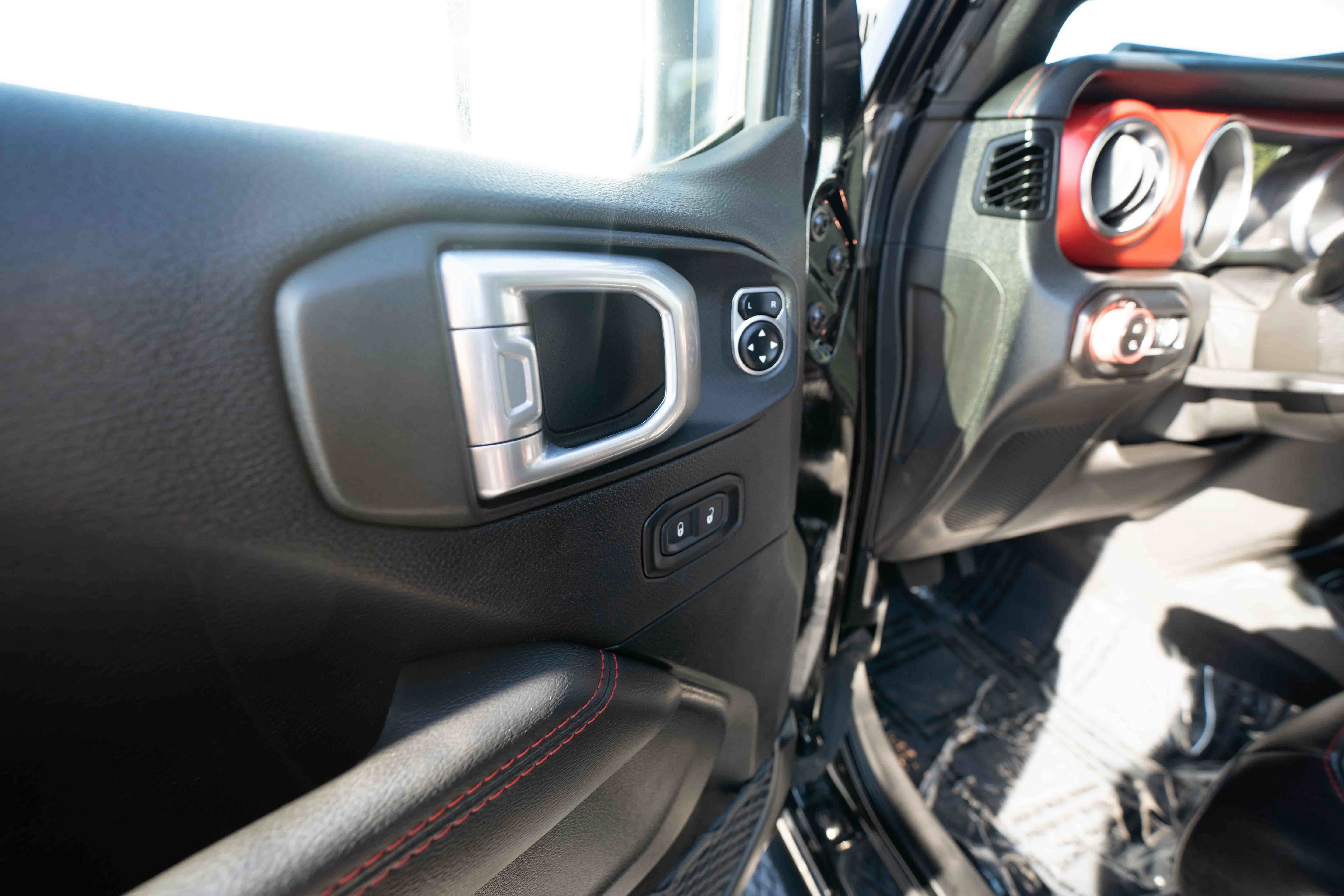 Used 2021 Jeep Gladiator Rubicon AWD/4WD image 7